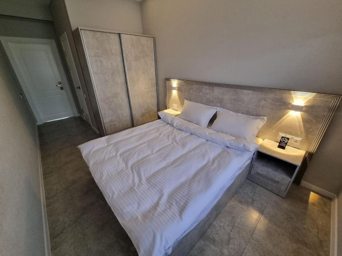 Revel Hotel Tasjkent Buitenkant foto