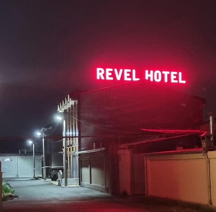 Revel Hotel Tasjkent Buitenkant foto